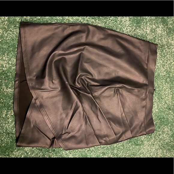 Windsor Skirt - Picture 1 of 2